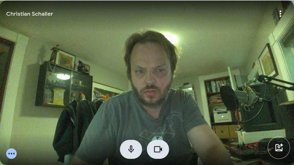 A Meet call with a strong yellow-green cast