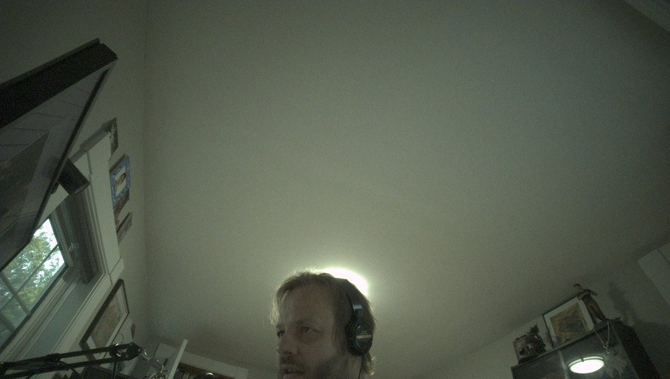 Heavy vignetting, dark corners